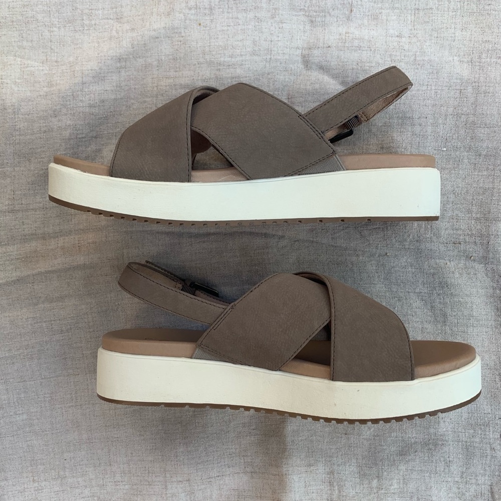 **New** SOUL Naturalizer Flatform sandals